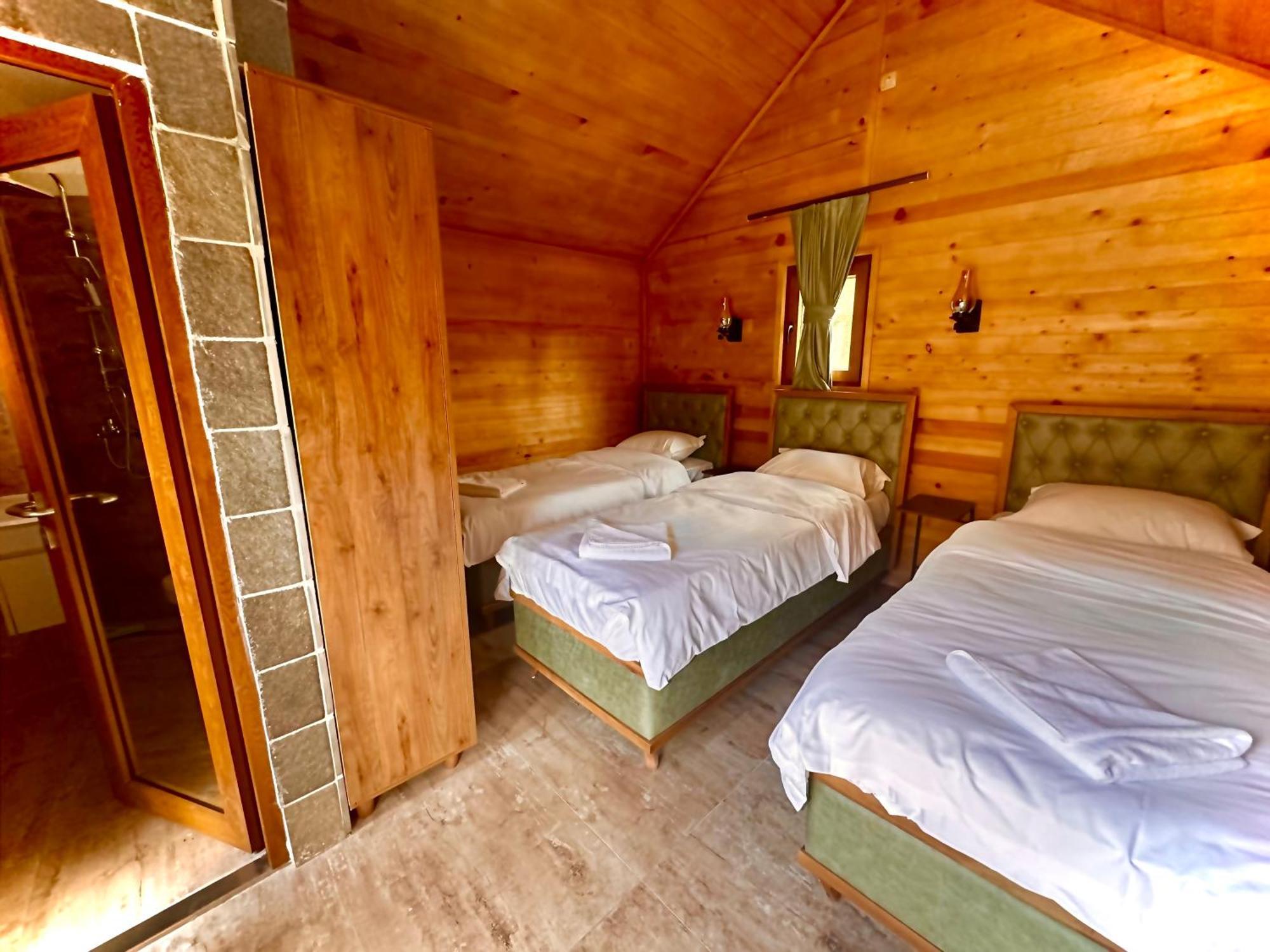 Malesia Eko Resort 佩奇 外观 照片